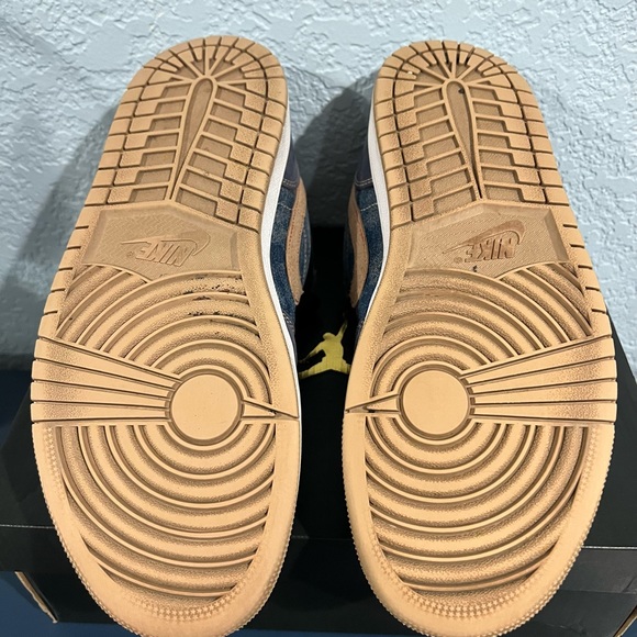 Jordan 1 low Denim - Picture 8 of 9